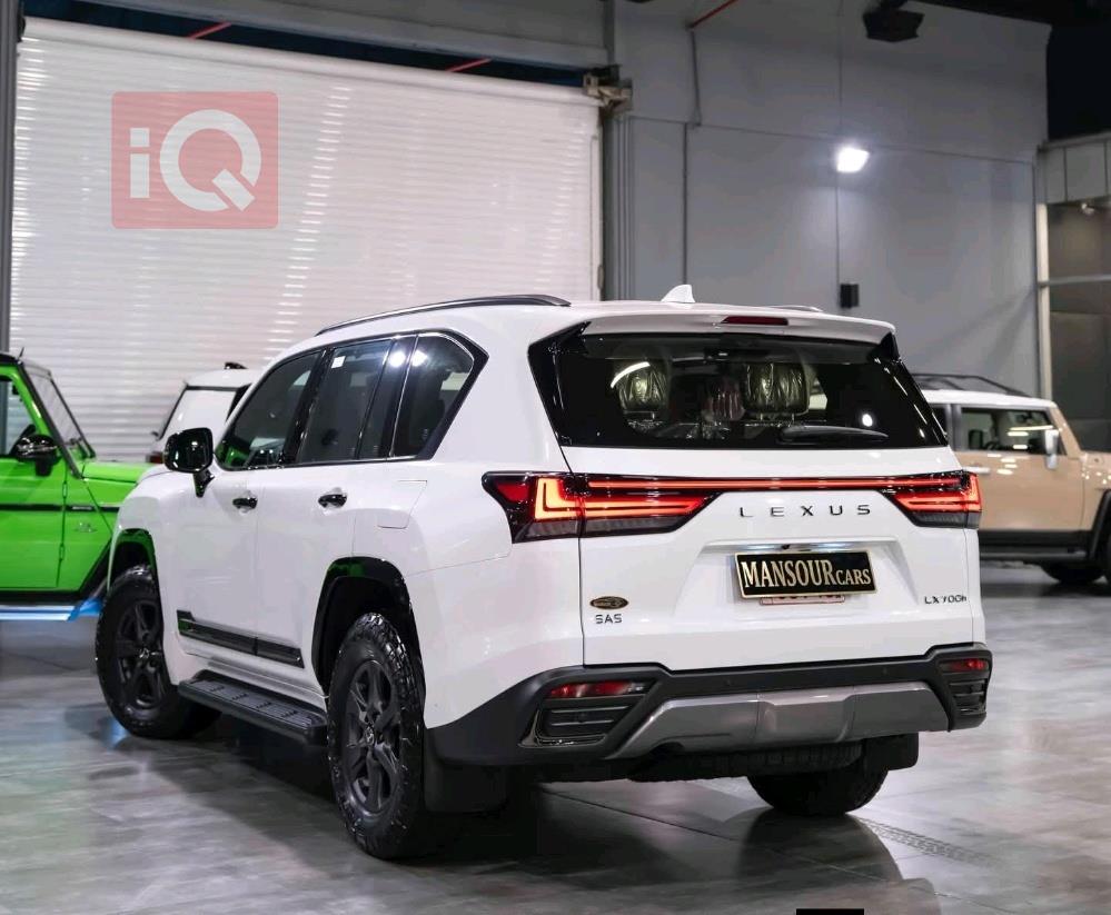 Lexus LX